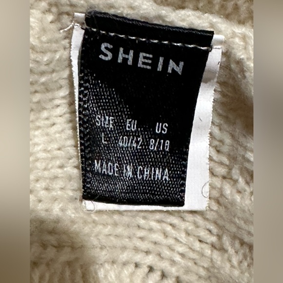 SHEIN crop chunky knit v-neck button front cardigan bohemian wool inspired cozy - Picture 3 of 7